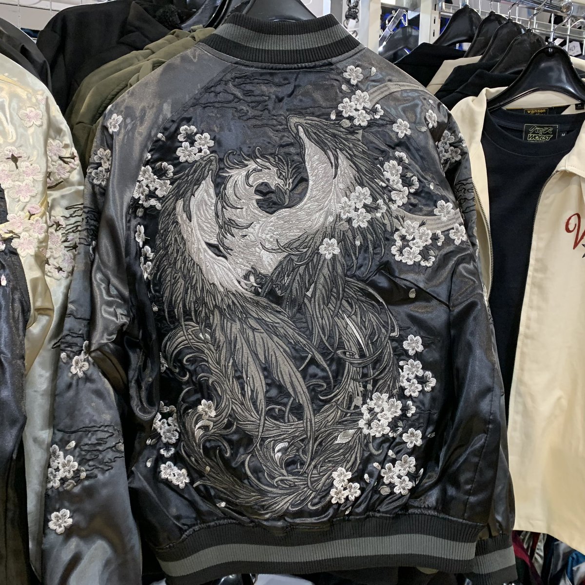 No id リバーシブル　スカジャン　総柄刺繍　不死鳥 フェニックス 飛鳥 粋 不死鳥百花リバーシブルスカジャン 絡繰魂 243129 和柄 和風