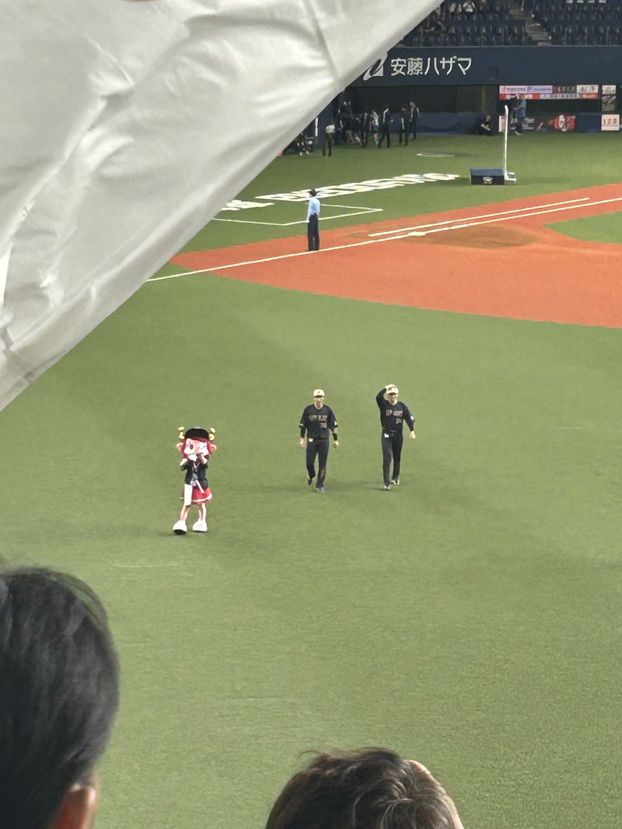 オリほー👏👏👏👏👏
今日も勝ったぜバファローズ‼️
強いオリックス❣️
宮城くん7勝目おめでとう😊

全部勝って京セラに戻ってくる！って言ってくれたので、待ってる😊