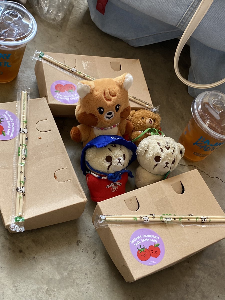 maam bersama <a href="/mahaeordinary/">MAHAE: love is round</a> dari papah papih kita🥹🩷🩷