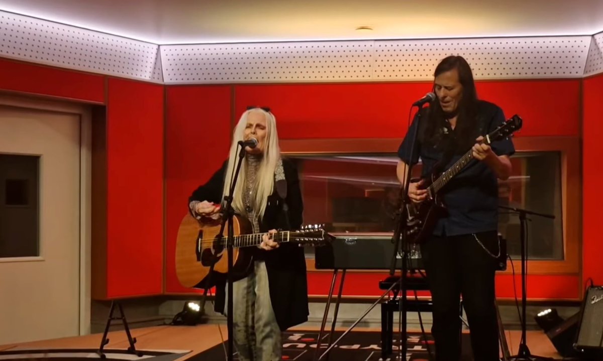 Today (Sun) <a href="/astridyoung/">astridyoung</a>  &amp; my last show! <a href="/ThiemeloodsNL/">Thiemeloods</a> , Nijmegen, early! (16h) €18

In a week: I play <a href="/The_Peer_Hat/">The Peer Hat</a> , Manchester w Moore Marriott!  

yesterday's shows.... wow....thank you all!

 linktr.ee/kenstringfellow for all my shows NL/IE/UK/AU/NZ  

photo: John Knapen