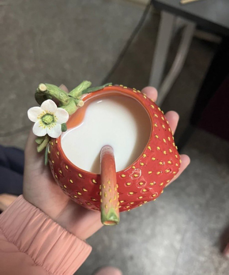 strawberry cup 🍓