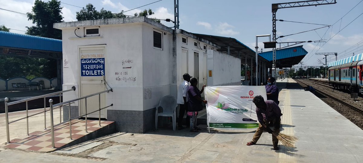 drmvijayawada's tweet image. As part of #SwachhataHiSeva2025, Indian Railways is marking #Swachhotsav on 28th Sept with special initiatives and drives for cleaning &amp;amp; upgradation of public toilets at stations and trains.

📍#Chirala

#SHS2025 #SwachhBharat

@SwachhBharatGov
@SwachhBharat
@MoHUA_India