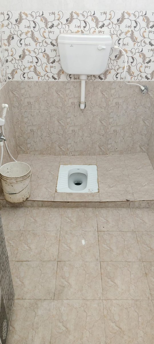 drmvijayawada's tweet image. As part of #SwachhataHiSeva2025, Indian Railways is marking #Swachhotsav on 28th Sept with special initiatives and drives for cleaning &amp;amp; upgradation of public toilets at stations and trains.

📍#Chirala

#SHS2025 #SwachhBharat

@SwachhBharatGov
@SwachhBharat
@MoHUA_India