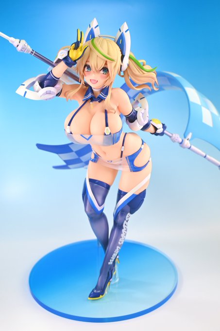 ジェネのレースクイーン水着フィギュア開封 なんかもうデカいとか太いとかそんなレベルじゃない スケールが1/6と1/7で違うけどヴァイパーと並べてみてもこう……すごいぜ……