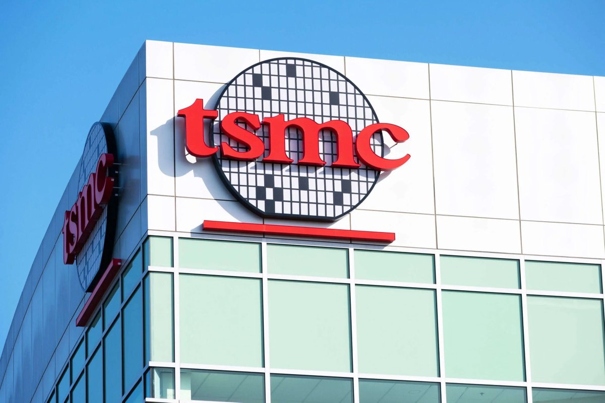 BlogNT's tweet image. 🤯💰 TSMC augmente le prix de ses wafers 3 nm ! Qualcomm, MediaTek et Apple sont impactés. Une hausse de prix en vue pour les futurs smartphones. 🔥👇

blog-nouvelles-technologies.fr/342827/tsmc-ha…

#TSMC #Prix #Wafers #Tech #Nouveauté #Futur