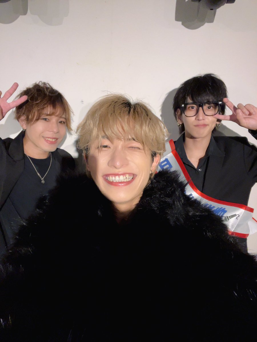 hiroki_orange49's tweet photo. HIROKI 1st ONE MAN LIVE『EXÇEED』ありがとうございました！！🎪

みんなが紡いで着くたれたこの綺麗なオレンジの景色、忘れないよ。本当に本当にありがとう。😭😭

何よりも楽しんでもらえてたら本当に嬉しいよ！

まだまだだけれどこれからも僕なりに精一杯音楽届けて行きます！🎶 https://t.co/IgLDnmzd1y