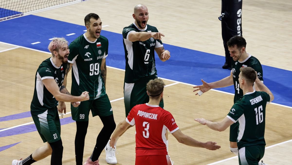 Jesteśmy trzecią drużyną świata 🇵🇱🥉

W meczu o brązowy medal Mistrzostw Świata siatkarzy 🏐 pokonujemy Czechów. 

Polska 🇵🇱3-1🇨🇿Czechy 
(18; -23; 22; 21) 

#gangłysego