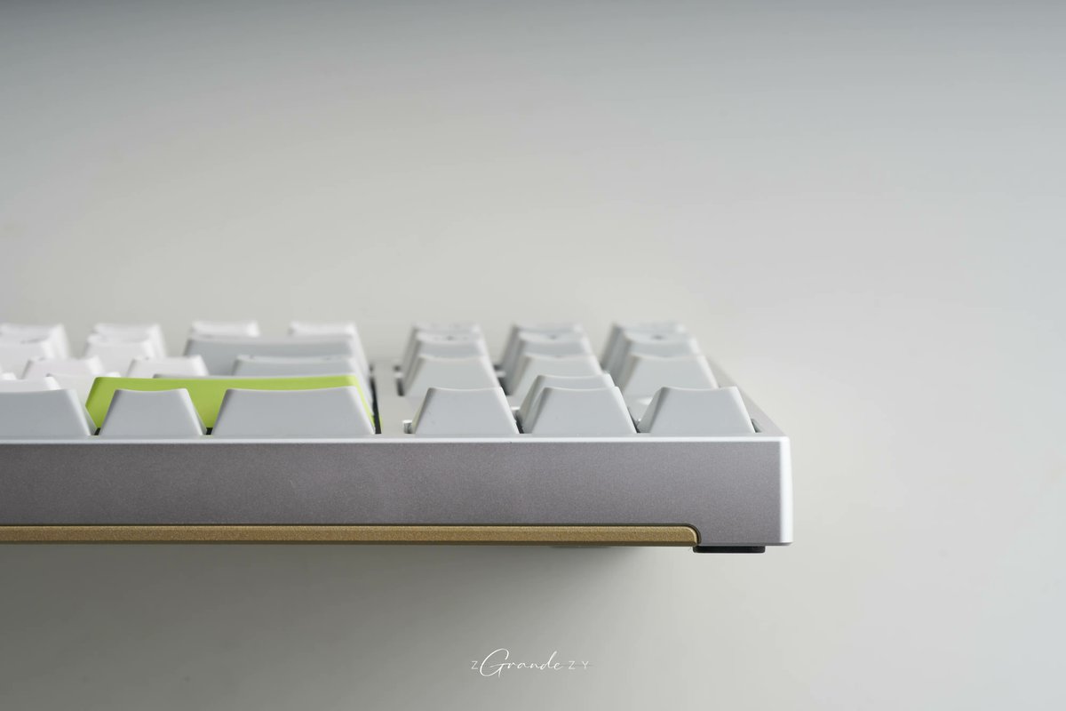 📢 Hey everyone! It’s finally here — the Neo80Cu launches on October 10th! 🎉

Mark your calendars and get ready for our heaviest keyboard yet. 🏆✨

Keycaps: Modern Japanese Desko

📸 By 大写的Zzy