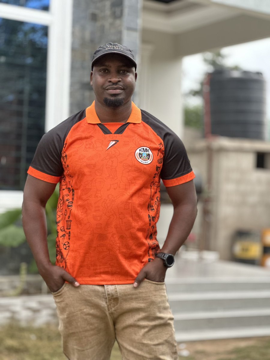 bajabiri's tweet photo. Uzi wa #KMCFc unazidi kutrend hadi nje ya Dar....

Unapatikana maduka yote ya #JustFit  kwa 35,000/= https://t.co/yF4uKxqc3a