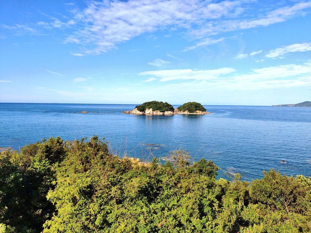 manafi4649's tweet photo. スキューバダイビングもしました！
人生の夢の一つが叶いました！
感想は想像の100倍良かったし、また絶対したい！
ダイビングショップの方も素晴らしく良い人ばかりで本当に居心地良かった☺️
写真1枚目の無人島までボートで行きそこから海の世界に行きました☺️
旅の締めは松阪牛食べて締めました👍笑 https://t.co/6xLdeBXTXW