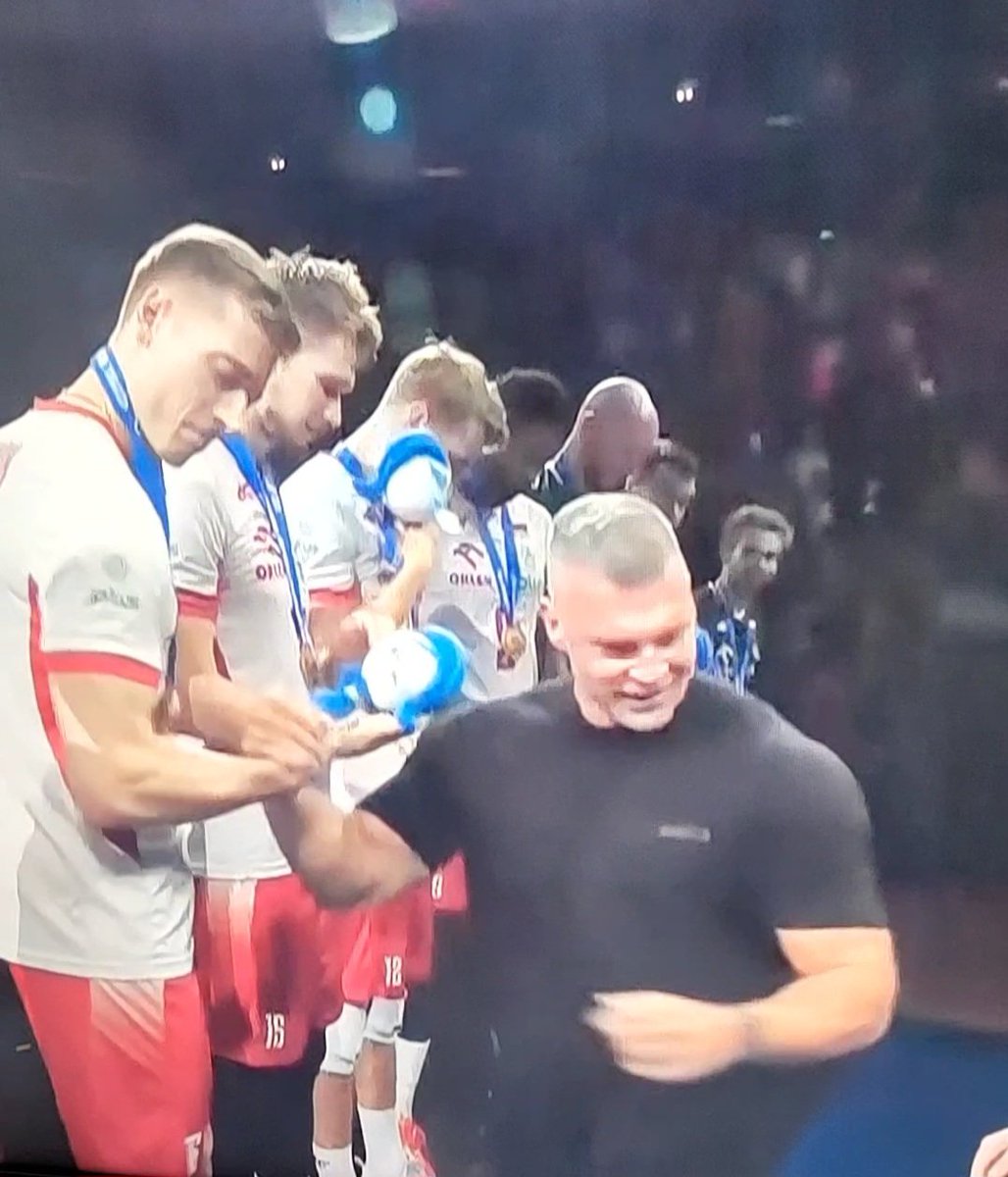 Richard Lambourne poszedł w kulturystykę 😳💪