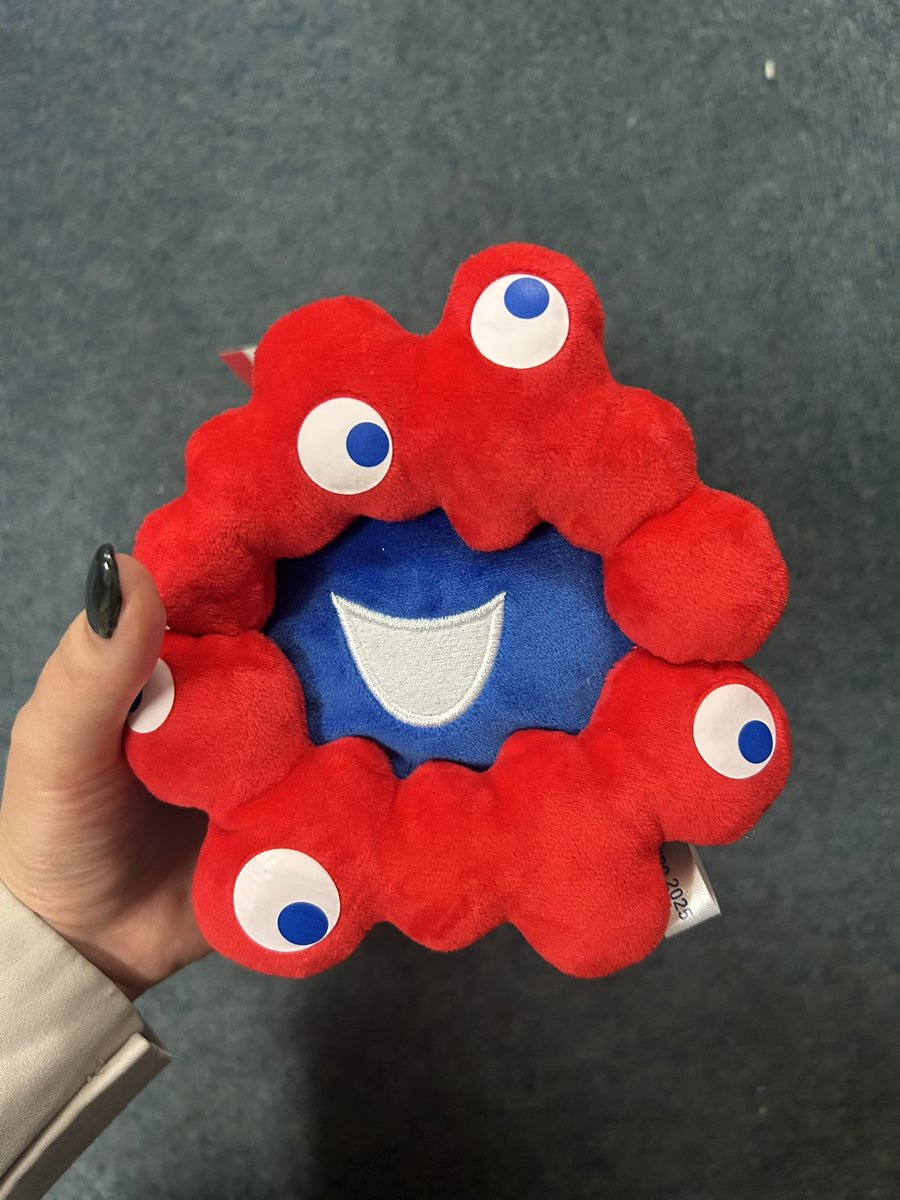 ミャクミャクパスケース貰ったァ🥺💕