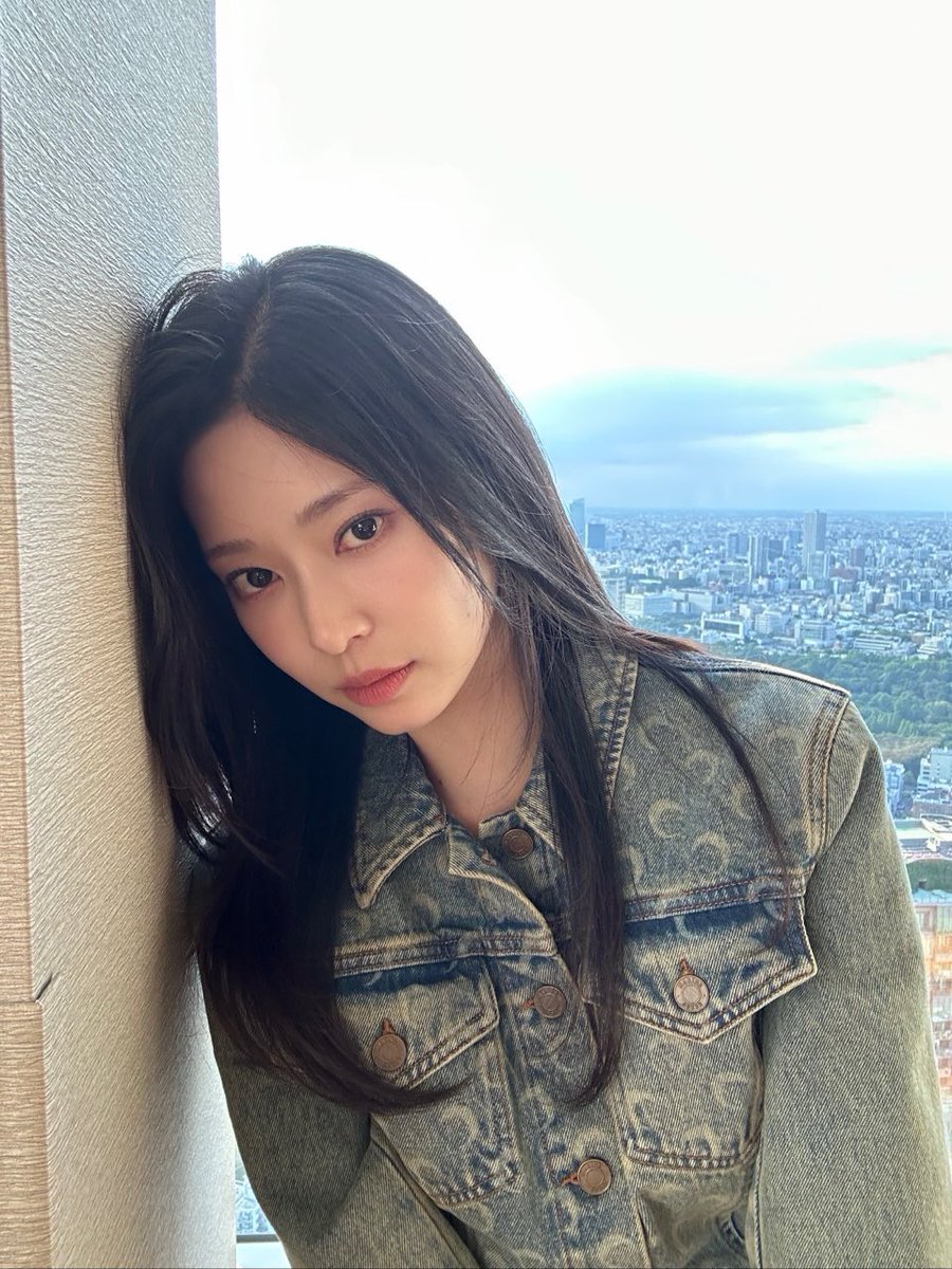Nerdy2020's tweet image. OOHH MYY GAHDDDD 🤯😳😍
Kim Minju didn’t have a single bad angle. HER SHARP EYES 🫠
