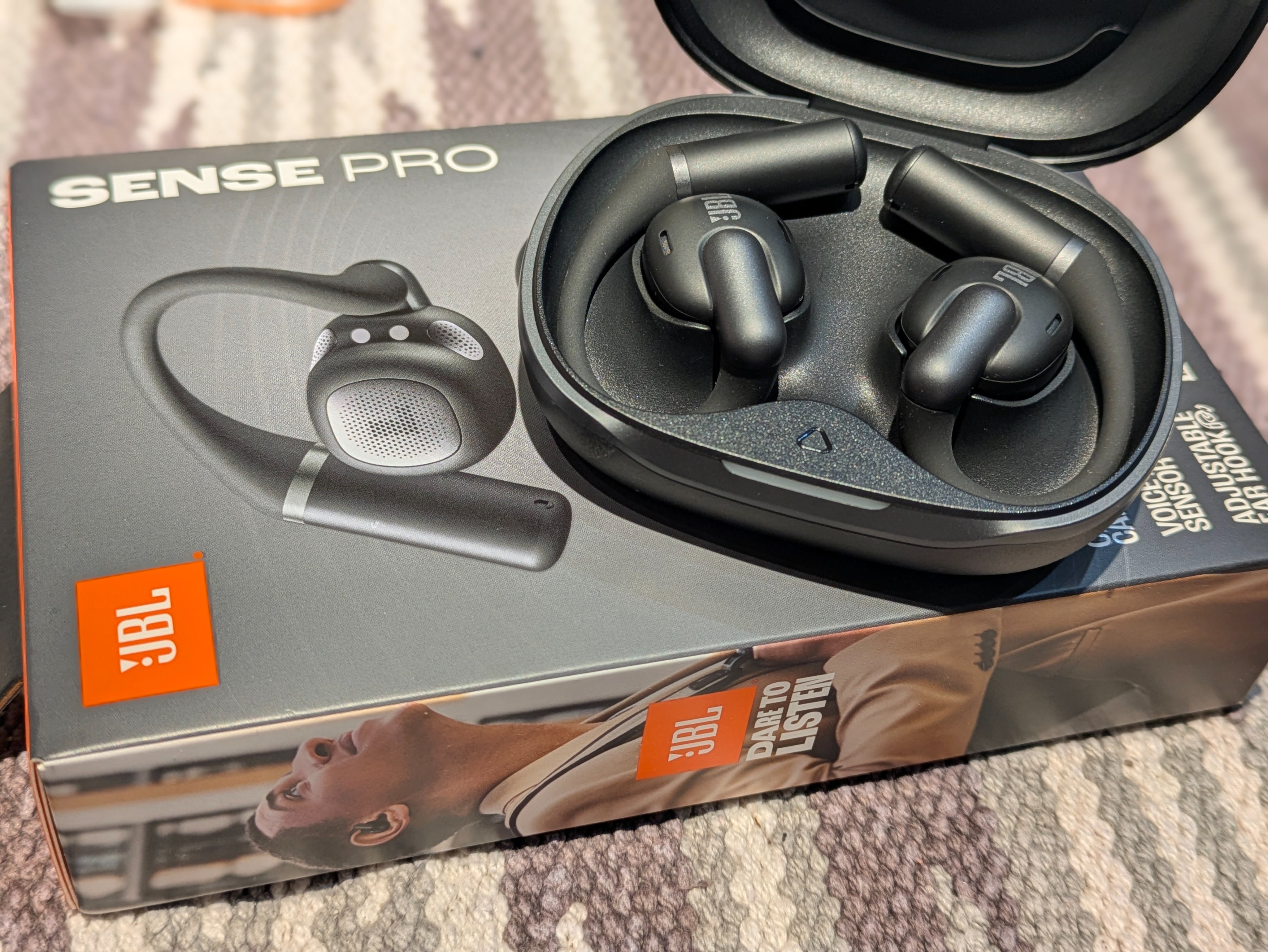 【引取限定】JBL 2ホン　早いもの勝ち！ LOOK INSIDE: JBL Clip 2 - Teardown/Disassembly - YouTube