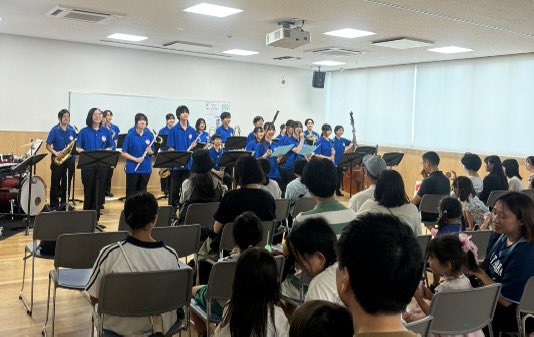 SWOsuginami's tweet image. 本日は、阿佐ヶ谷区民センターにて子供フェスティバルに参加させていただきました！✨
️アンパンマンマーチやさんぽなどを演奏しました👍🏻🎶
子供達に楽器を体験してもらったりと楽しく交流ができました😻
新体制での初の本番です！これから新体制で頑張っていきます！🔥
#杉並高校吹奏楽部  #吹奏楽