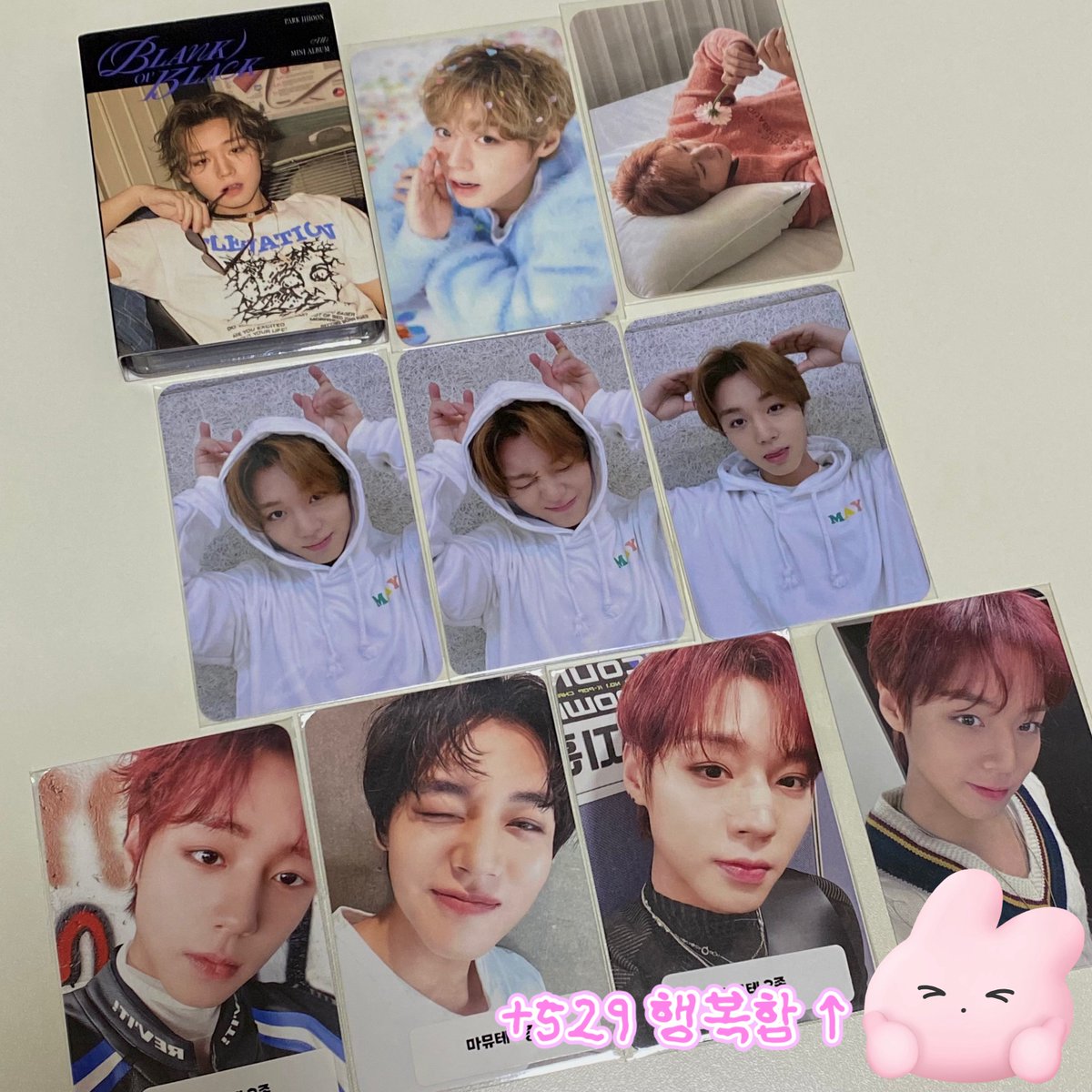 저 유일하게 빨머 포카가 없었는데 진짜 믿을 수가 없어서 혼잣말로 이게 맞나?만 529번 했다내요.,,
추가추첨인데도 오억나개나 주셨어요ㅠ ㅠ 메이sbn들 마음이 지훈이 어깨만큼 넓다는걸 새삼 또 깨닫습니듀 ꌩ-ꌩ  따껀한 메이사회 ..♡

<a href="/may_hoooonie529/">오로지찌훙ෆ⃛</a> 님 나눔 정말 감사합니다 💖