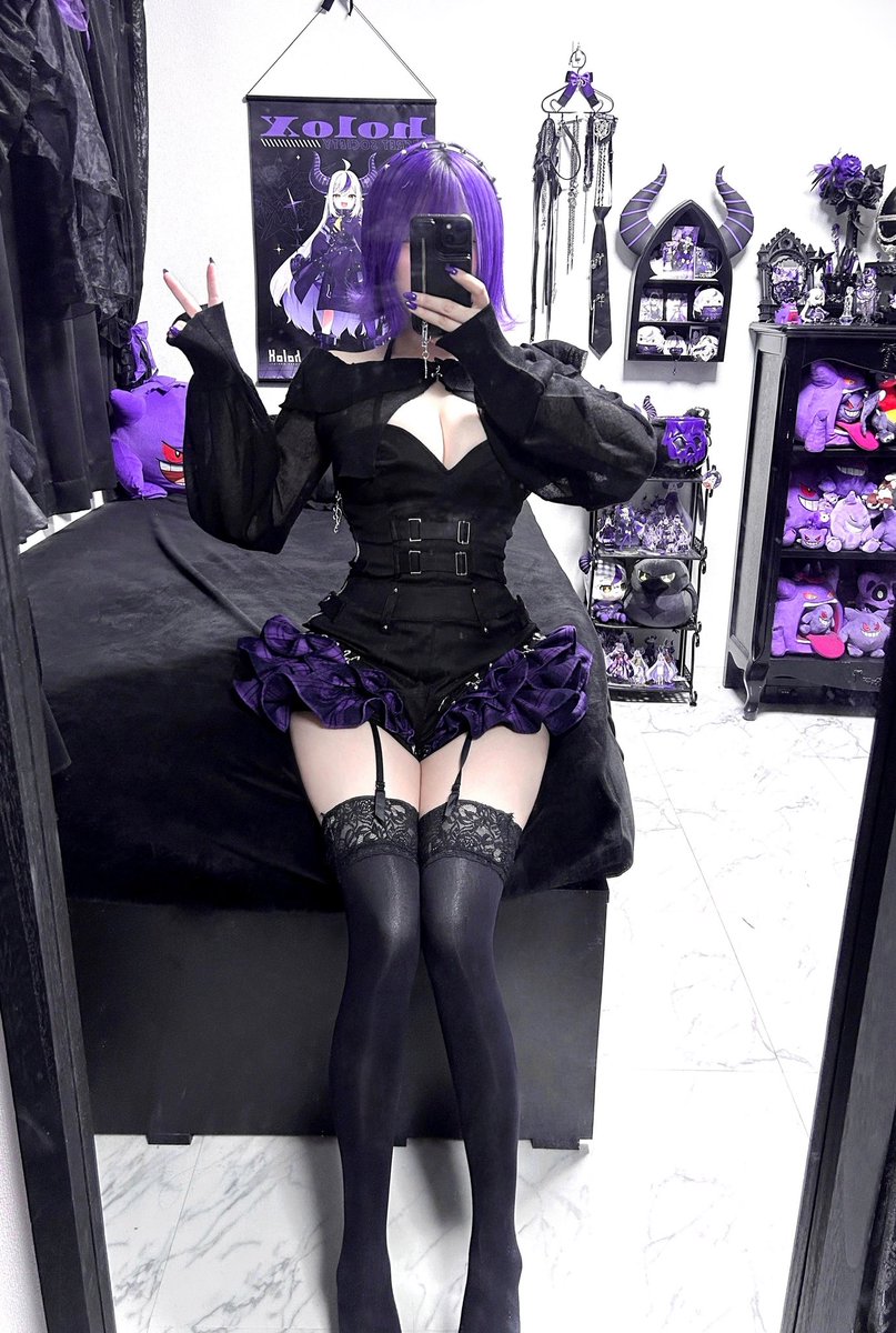 新しいお洋服！褒めて（ ;  ; ）♡
