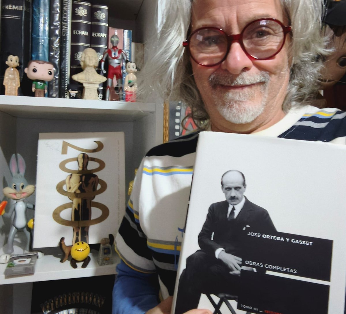 #CineDesdeElCamino

Comenzando a leer la obra completa de Ortega y Gasset; inicié por el ensayo:

LA DESHUMANIZACIÓN DEL ARTE E IDEAS SOBRE LA NOVELA.

"Impopularidad del arte nuevo."  
#VolverAEnamorarseDelCine