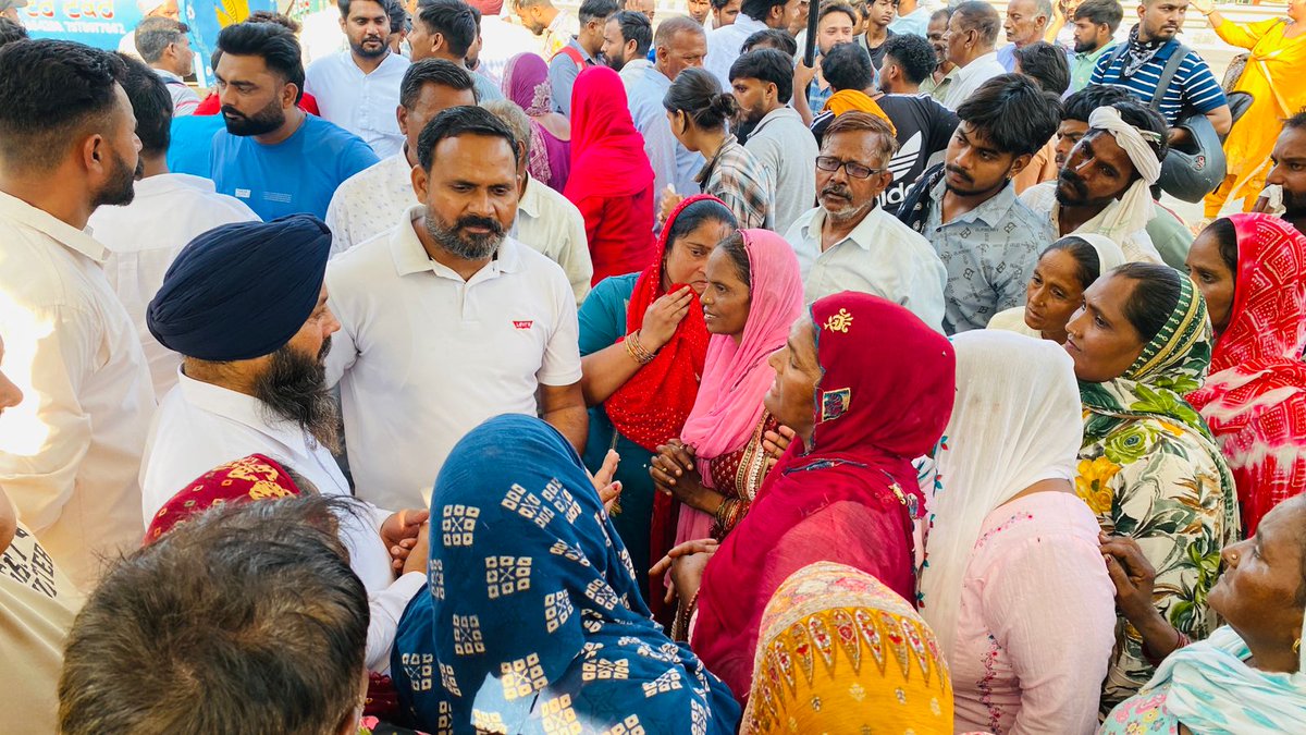 Aazad Samaj Party-Kanshi Ram Haryana (@aspk4haryana) on Twitter photo लालड़ू मामले में एक दोषी कल गिरफ्तार हो गया है बाकी भी जल्द हो जाएंगे ये आश्वाशन पुलिस ने दिए है
पर मैं पुलिस प्रशासन से पूछना चाहता हूं कि आखिर गरीबों को न्याय देने में क्यों पीछे हटते हो अमीर लोगों की चाटुकारिता करते हो
<a href="/BhimArmyChief/">Chandra Shekhar Aazad</a> <a href="/VinayRatanSingh/">Vinay Ratan Singh</a>
<a href="/kamalBararaAsp/">kamal kumar Barara</a> लालड़ू मामले में एक दोषी कल गिरफ्तार हो गया है बाकी भी जल्द हो जाएंगे ये आश्वाशन पुलिस ने दिए है
पर मैं पुलिस प्रशासन से पूछना चाहता हूं कि आखिर गरीबों को न्याय देने में क्यों पीछे हटते हो अमीर लोगों की चाटुकारिता करते हो
<a href="/BhimArmyChief/">Chandra Shekhar Aazad</a> <a href="/VinayRatanSingh/">Vinay Ratan Singh</a>
<a href="/kamalBararaAsp/">kamal kumar Barara</a>