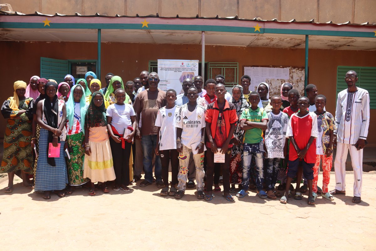 SaveChildrenBF's tweet image. Dans l’Oudalan &amp;amp; le Séno, les enfants ont désormais leurs propres Groupes de Plaidoyer grâce à @SaveChildrenBF  &amp;amp; au projet PROMIS.

Formés aux techniques de plaidoyer, ils portent leur voix pour l’école, l’état civil  &amp;amp; la protection de leurs droits.

 #Plaidoyer #BurkinaFaso