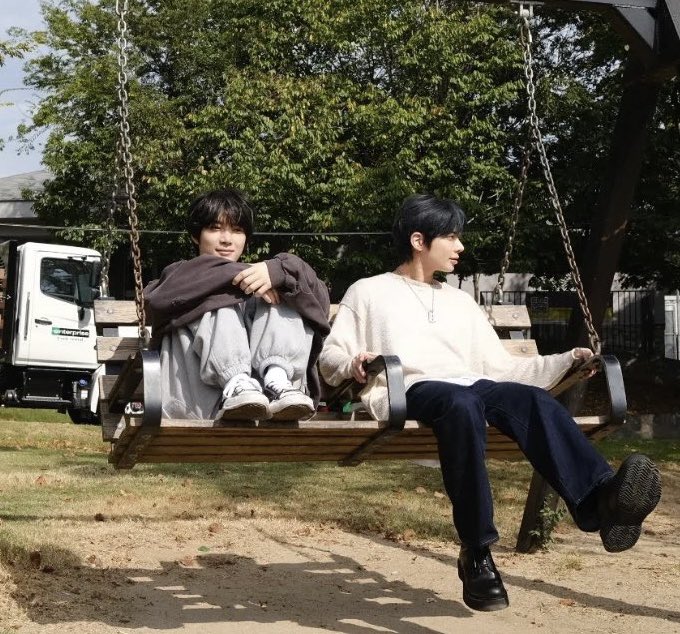 pagetaegyu's tweet photo. “just like me, they long to be close to you” https://t.co/aIQBZ4L4Qe