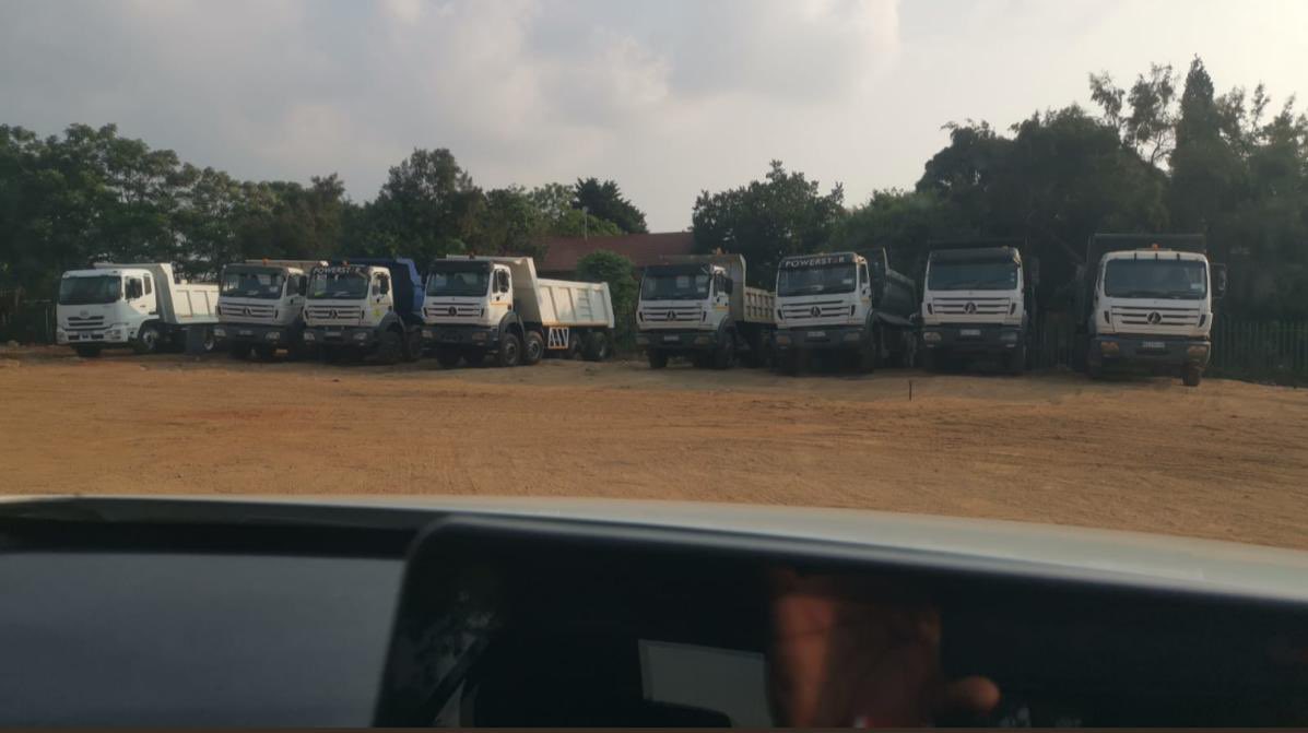 1. 7 X 18 cubes tippers availabe for hire @ R500 per hour 
2. 3 X 10 cubes tippers available for hire @ R350 per hour . 

082 363 5091 

They are currently parked in midrand .