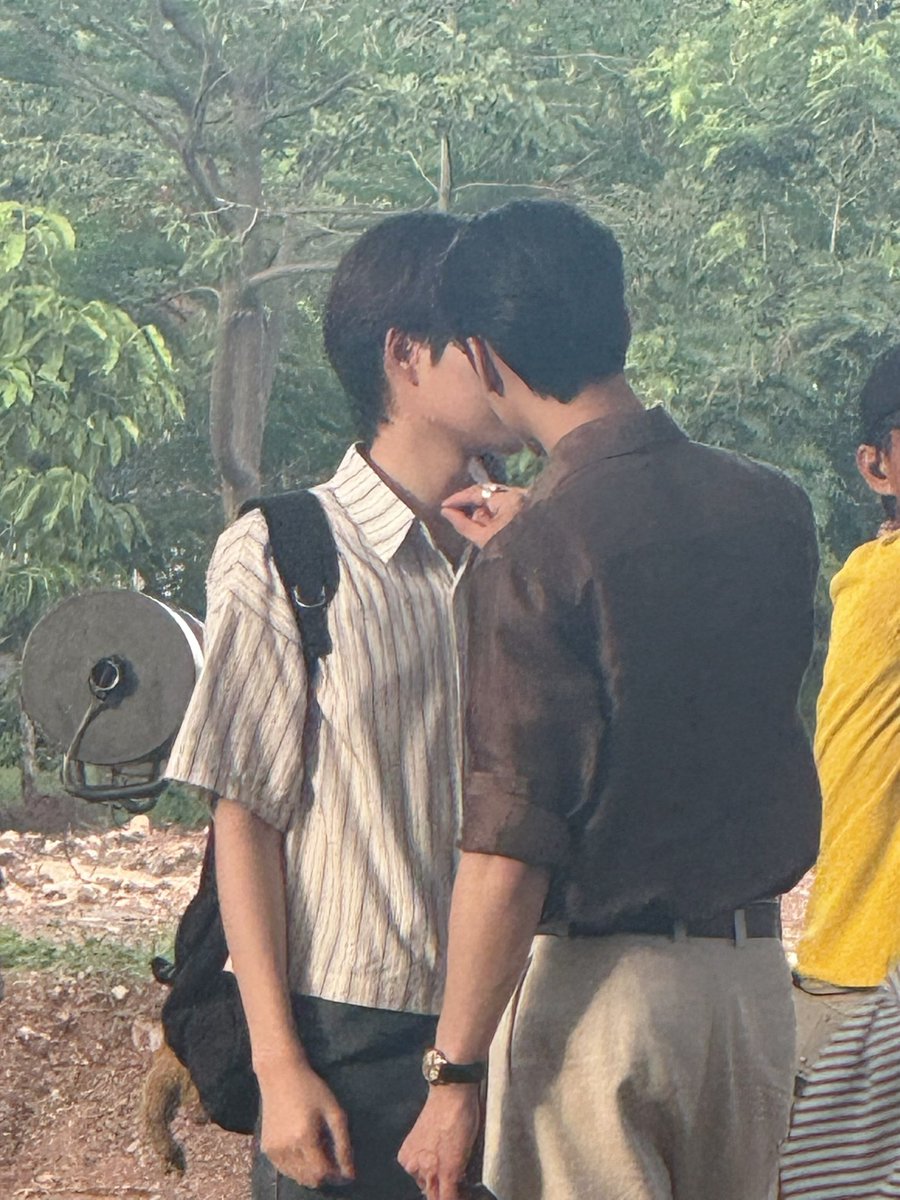 แล้วแม่ๆรู้ได้ไงว่าผมไม่ “คลั่งรัก”  

Khemjira The Series EP8
#เขมจิราต้องรอดEP8