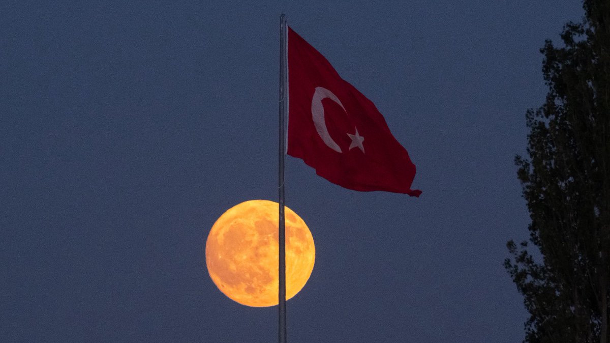 ➖Bizler, tarih boyunca ne ırkçılığa saplandık ne de ırkçılığa meydan verdik. 

—Türk’ün kadim devletleri, bu coğrafyada daima adaletle hükmetmiş, herkesi eşit ölçüde kucaklamıştır.