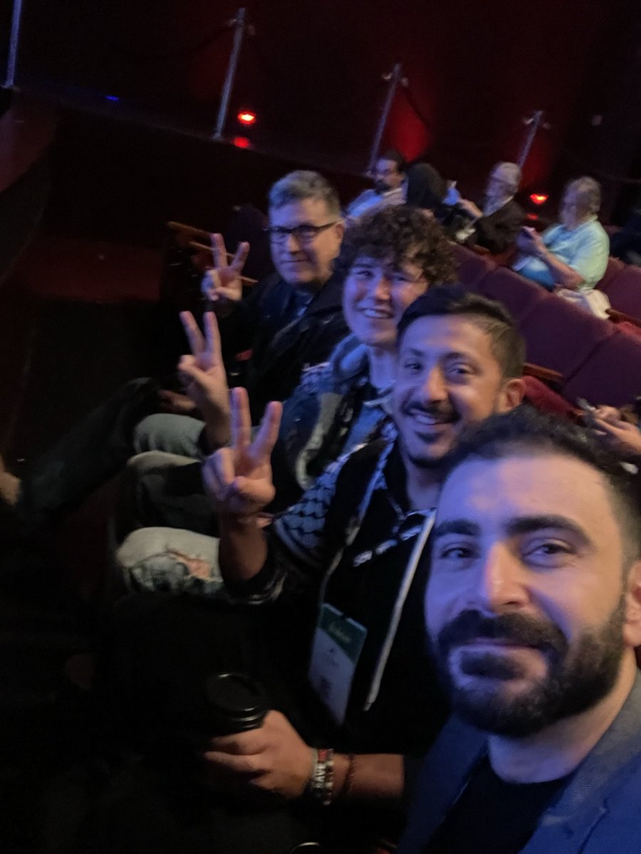 With my kind of people!

We are building UpScrolled, an app not dominated by a billionaire that protects your free speech.

Issam Hijazi built it himself from scratch with help from Tom Hall with Tech 4 Palestine. Shoutout brother Mo Hamzeh.

Get it free👇
apps.apple.com/us/app/upscrol…