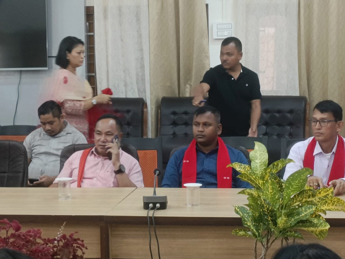 LongsingTo37299's tweet photo. Attended the Ceremonial Distribution of Demand Draft to Durga Puja Committees under 110- Diphu (ST) LAC organized by Karbi Anglong District Administration at Circuit House along with Chief Guest cum Hon'ble CEM of Karbi Anglong Autonomous Council Dr @TuliramRonghang, Hon'ble MP Shri @Amarsingejangpo, Hon'ble Deputy Chairman of KAAC Sjt Avijit Kro, MAC, Hon'ble EMs Sjt D Uphing Maslai and Sjt Mangal Sing Timung, Hon'ble DC of Karbi Anglong District Smt Nirola Phangchopi and other dignitaries.
@himantabiswa 
@DilipSaikia4Bjp