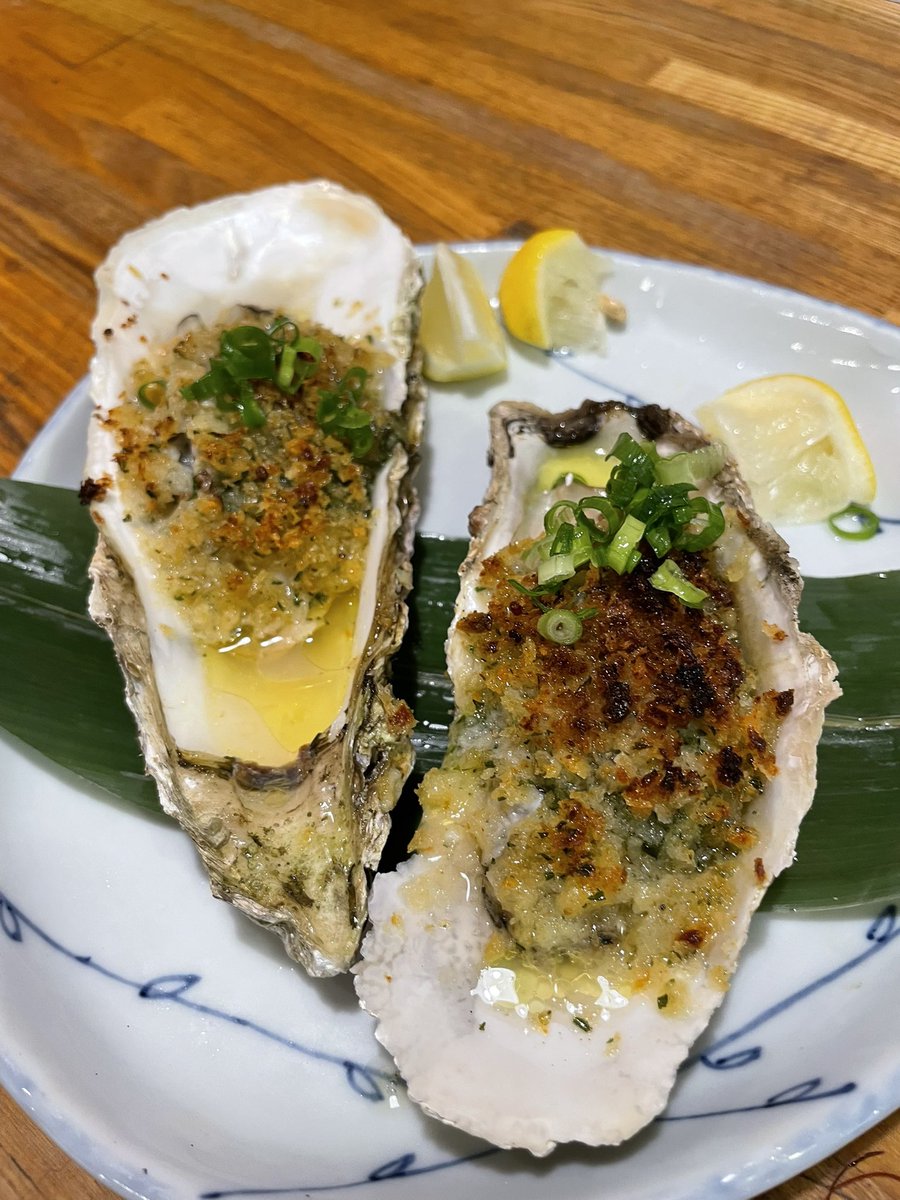 freemyao_'s tweet photo. 横浜ICで東名下りの事故を知り、御殿場まで130分かかるとか！
なので厚木ICから湘南に向かって、茅ヶ崎のエボシ本店に来た。
ここでゆっくり食事して渋滞回避。
#東名高速
#東名高速事故 
#事故 https://t.co/uAVpDz8p0t