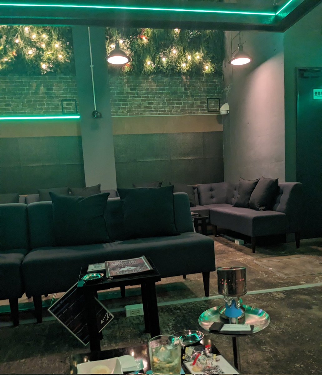 このチルワのミラー知らないおじさん映ってて怖い；；