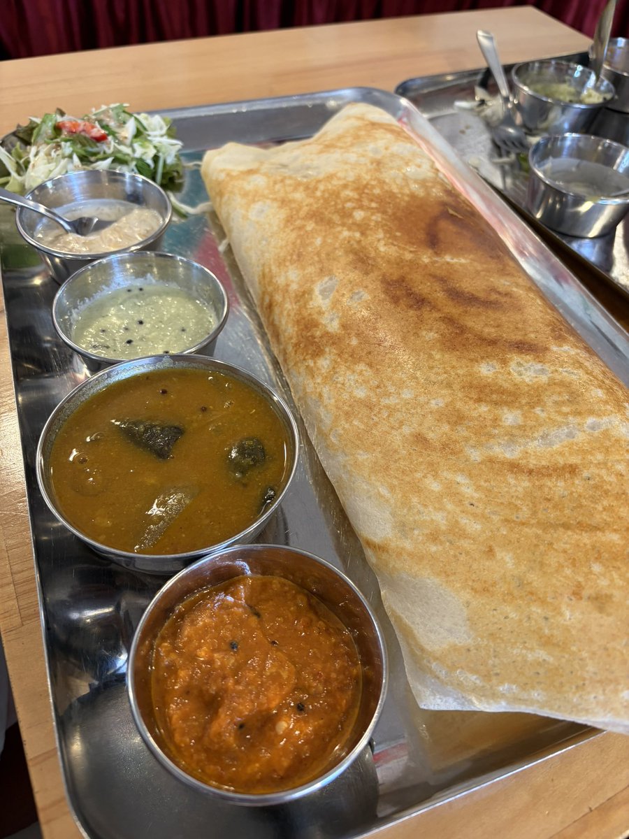 YNWATJSG1330's tweet photo. 今日の昼食は南インド料理のマサラドーサとエッグドーサ。
#Masaladosa #eggdosa https://t.co/zFeJfryDrD