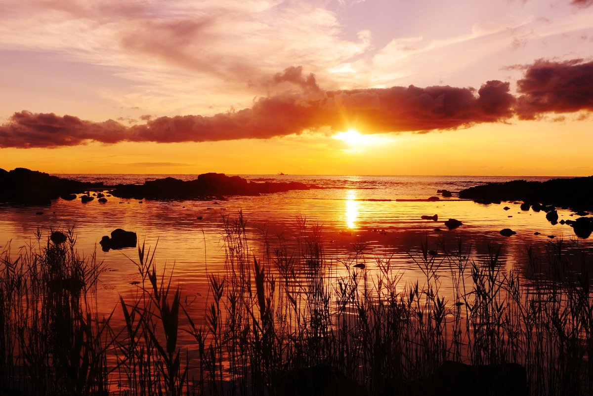 日本海は能登の夕景🌄🐳🛥️
能登は上野海岸🦀
