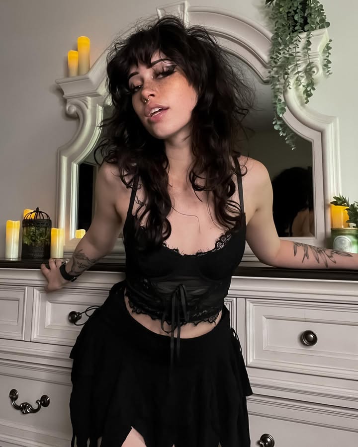 beefingwiththeb's tweet photo. He was sunshine, I was midnight rain
•
•
•
#romwe #goth #gothgirl #gothaesthetic #altgirl #altfashion https://t.co/zg5xffzVxo