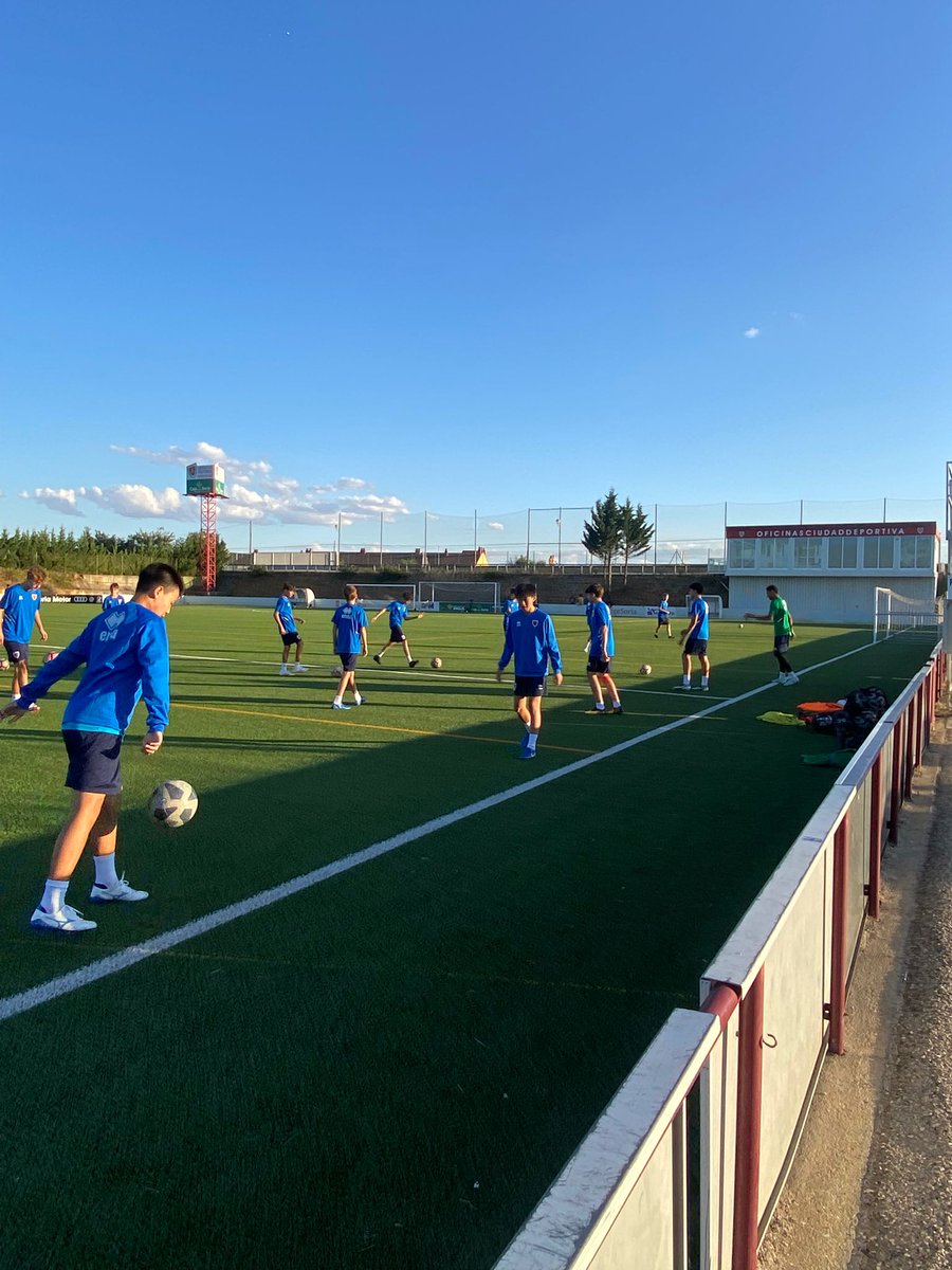 wakatakegroup's tweet photo. @cdnumancia Every day is a mix of football, growth, and unforgettable experiences 🌟

#CDNumancia #YouthFootball #immersionprogram #football 
#VamosWakatake https://t.co/vryTJuIxC7