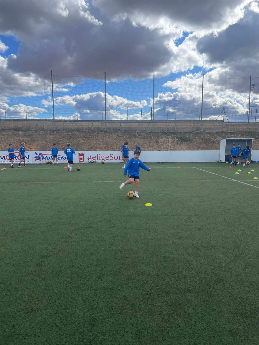 wakatakegroup's tweet photo. @cdnumancia Every day is a mix of football, growth, and unforgettable experiences 🌟

#CDNumancia #YouthFootball #immersionprogram #football 
#VamosWakatake https://t.co/vryTJuIxC7