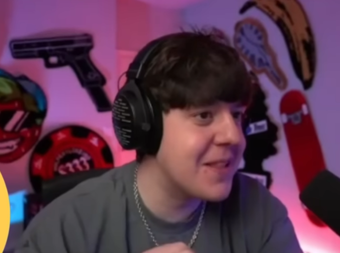 wumbus1212's tweet image. take that fucking chain off white boy #grouptwt