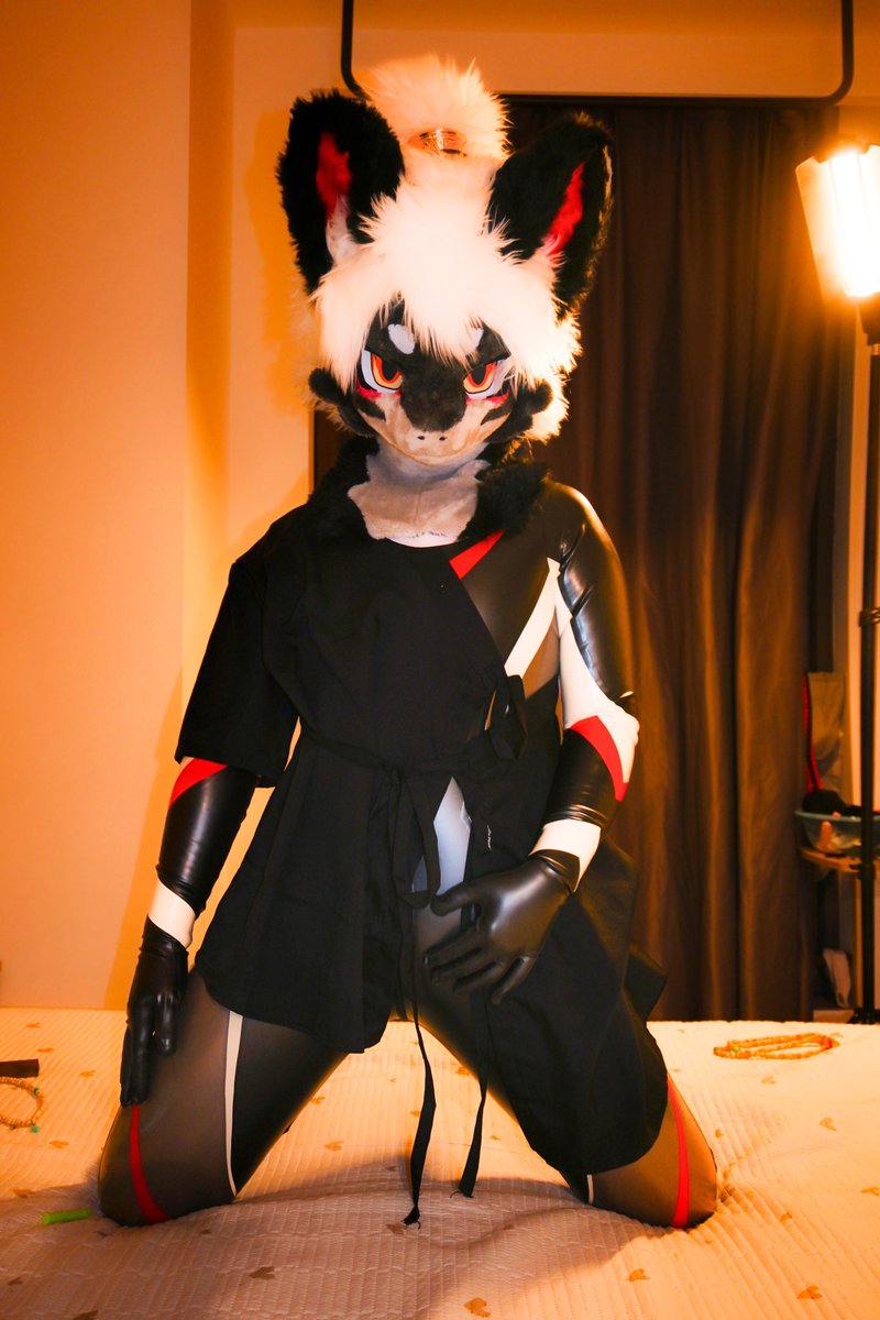 小可爱听说你想听我讲佛？
I heard you want to listen to me talk about Buddhism, sweetie.
「南無阿弥陀」と読んでほしいの？