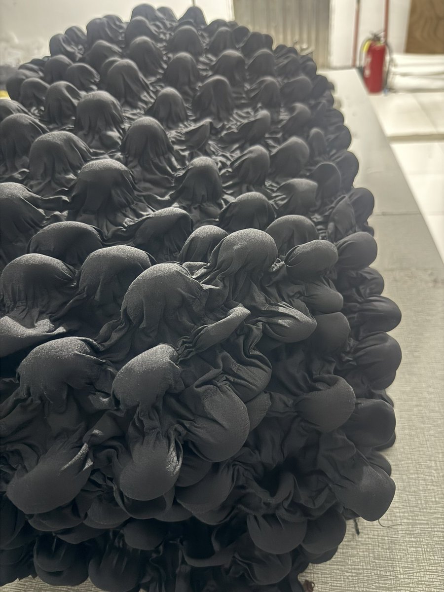 PleatedGarments's tweet image. What styles can be designed with bubble pleats? | #pleating design #fashionbusiness #pleateddress #pleatedskirt