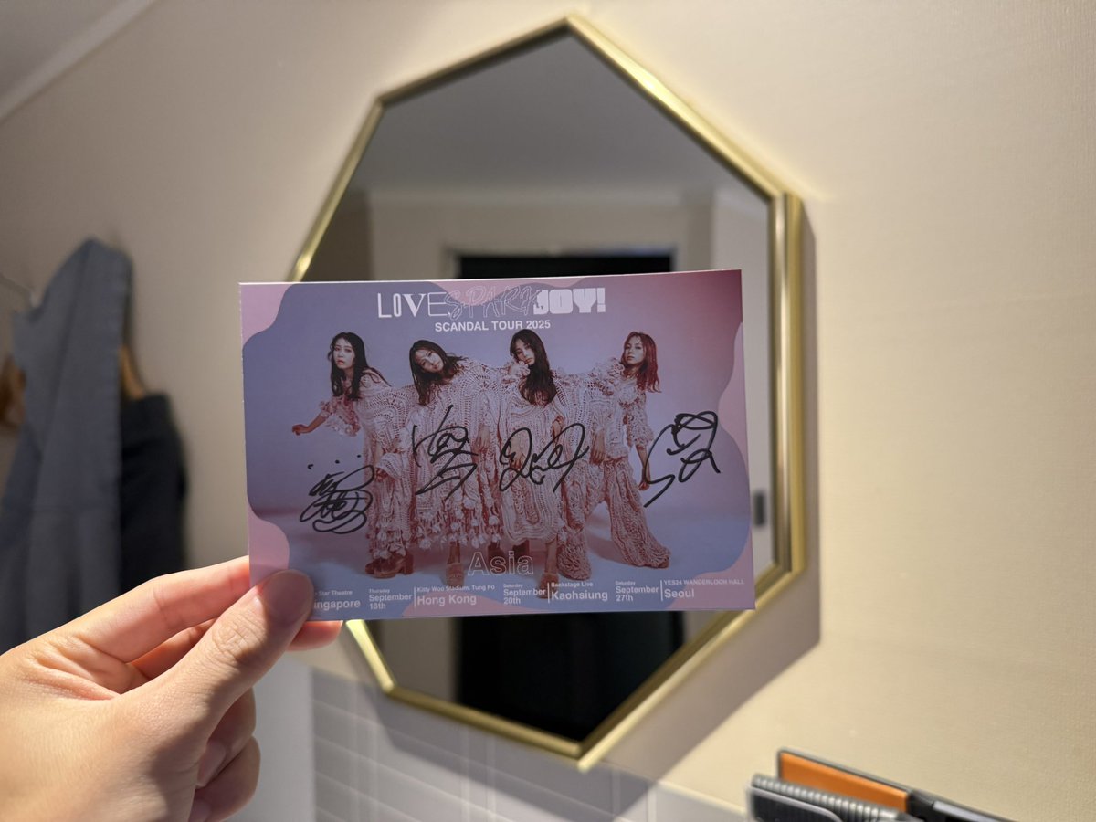 peipei_band's tweet photo. 韓国まで行って本当によかった！
楽しい夜だった😆🇰🇷

#SCANDAL_LOVE_SPARK_JOY https://t.co/ruiMxRyr2y