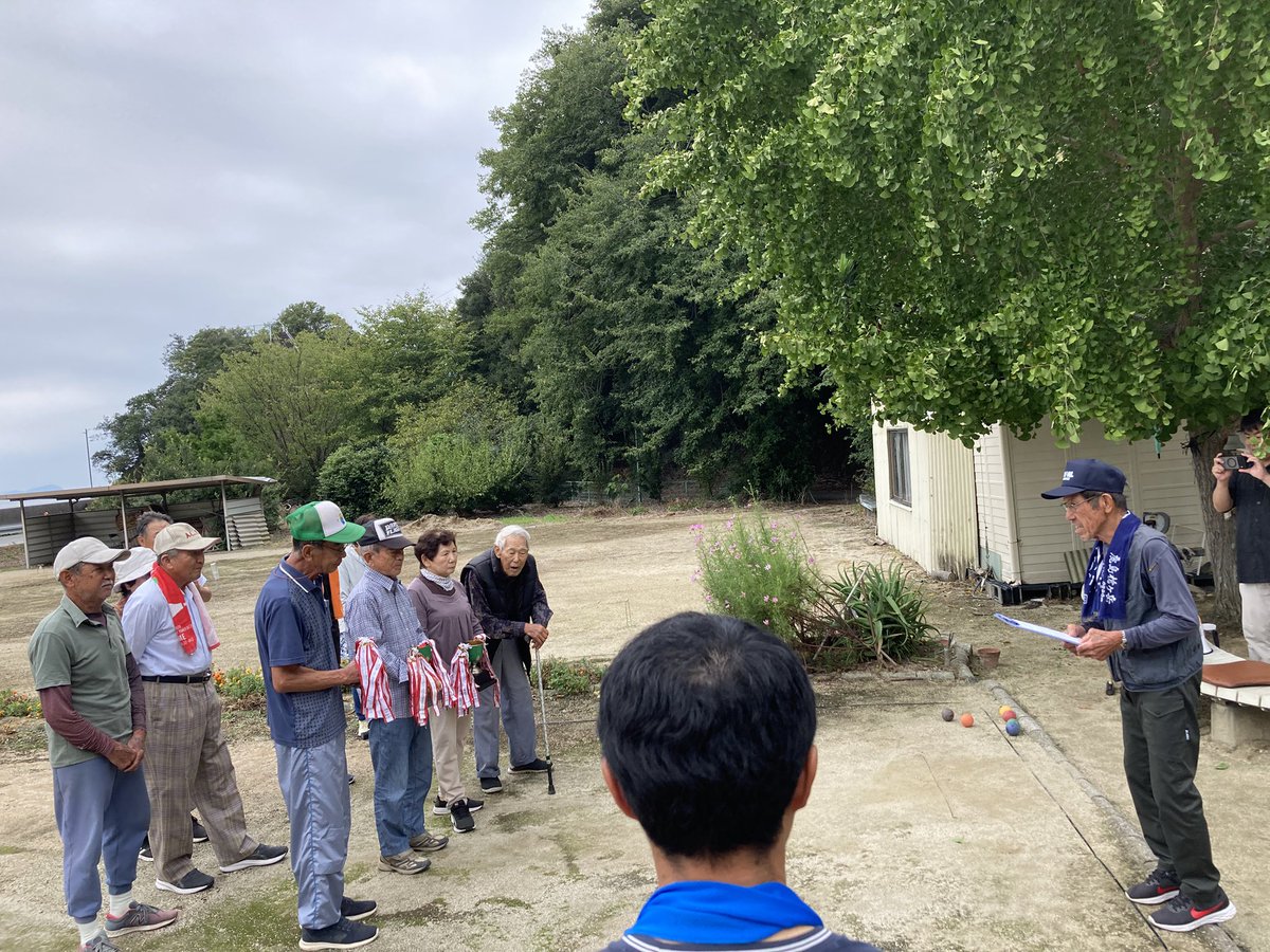 panaworld1's tweet image. 第37回玉津地区クロッケー大会
開会式
涼しい天気で好プレー中です

#クロッケー大会
#健康増進
#参政党
#宇和島市議会議員山本定彦