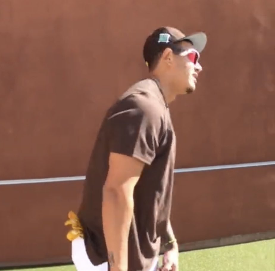 teemcee's tweet image. Last game of the regular season tomorrow. I can hardly believe it. #FightForTheFaithful #ForTheFaithful #ForTony #ForPeter #LFGSD #Padres