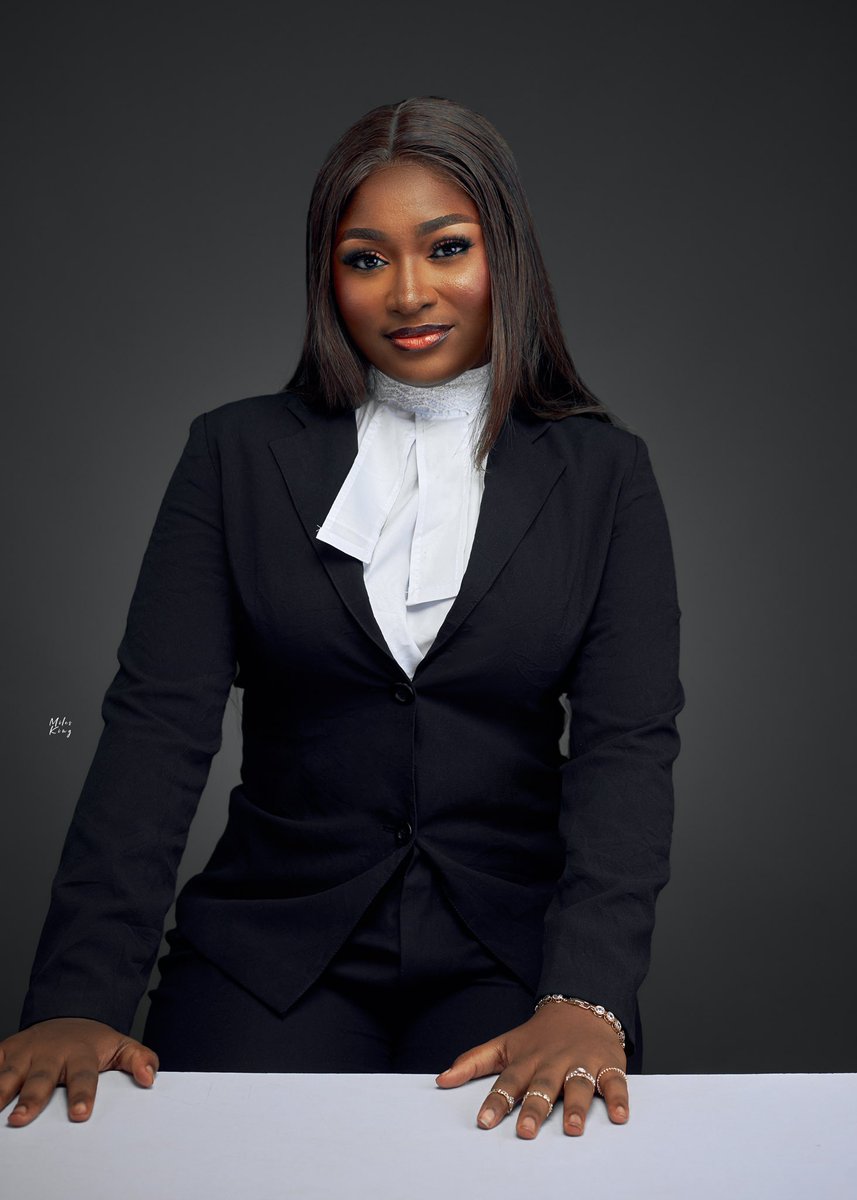 lilyfaluyi's tweet image. Got called to the largest bar in Africa the other day.
Let me bring you guys up to speed
REINTRODUCING  O.L Faluyi Esq, (lawyer, chartered accountant, chartered arbitrator)🤭❤️