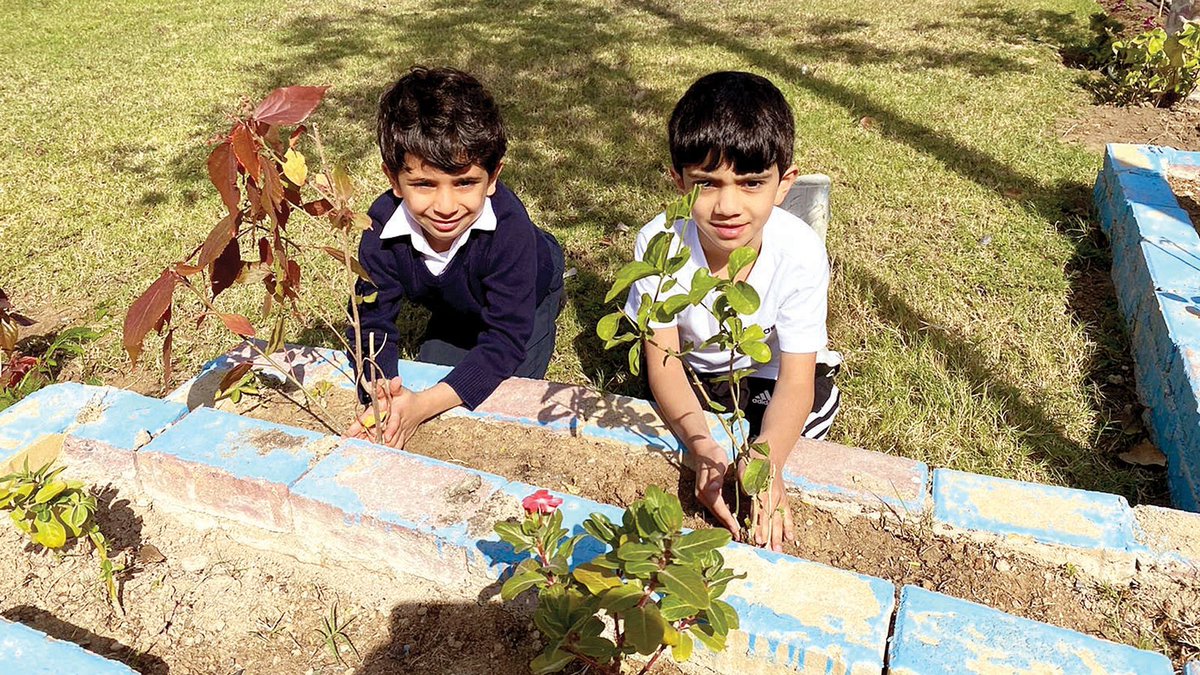 talatreri's tweet photo. 🌱 البيئة ليست ترفًا.. هي أساس حياتنا، الإعلام البيئي هو خط الدفاع الأول عن هواءنا وماءنا وأرضنا.
#الإعلام_البيئي_ضرورة_لاترف #السعودية #يحدث_الآن #الرياض #نيوم #مبادرة_السعودية_الخضراء https://t.co/A6x8TUgV9x