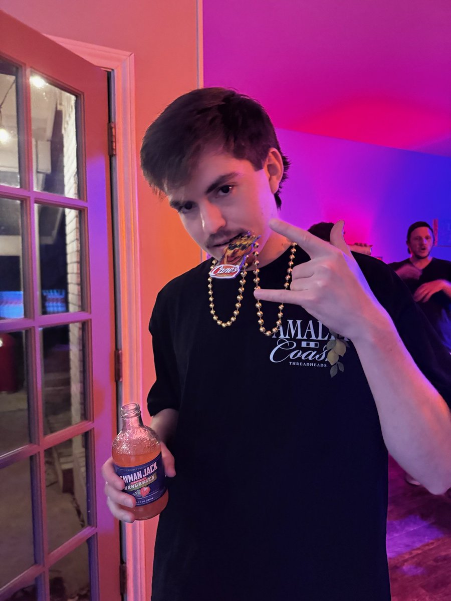 Dan Corona tweet media