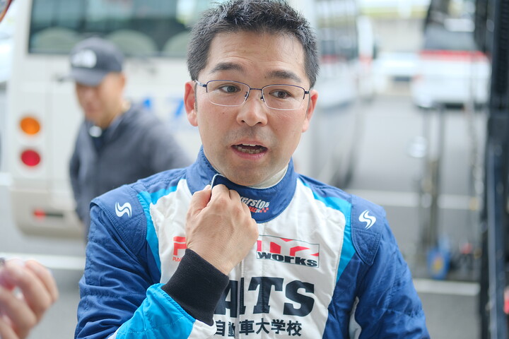 fmotor's tweet image. F-Be: 第11戦岡山決勝上位3人のコメント　金井亮忠「セット変更がうまくいった」 fmotor.jp/2025-fbe-rd11-… #formulabeat