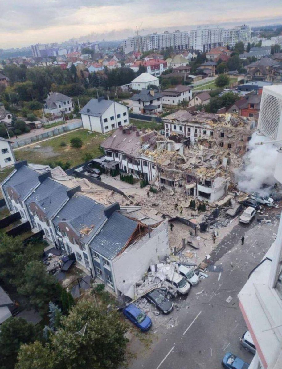 💔 Kyiv

Damn, half the street is destroyed. This could’ve been my home.

Hello? Can anyone hear us? Is there anything human left in this world?

russia is a fucking murderer.