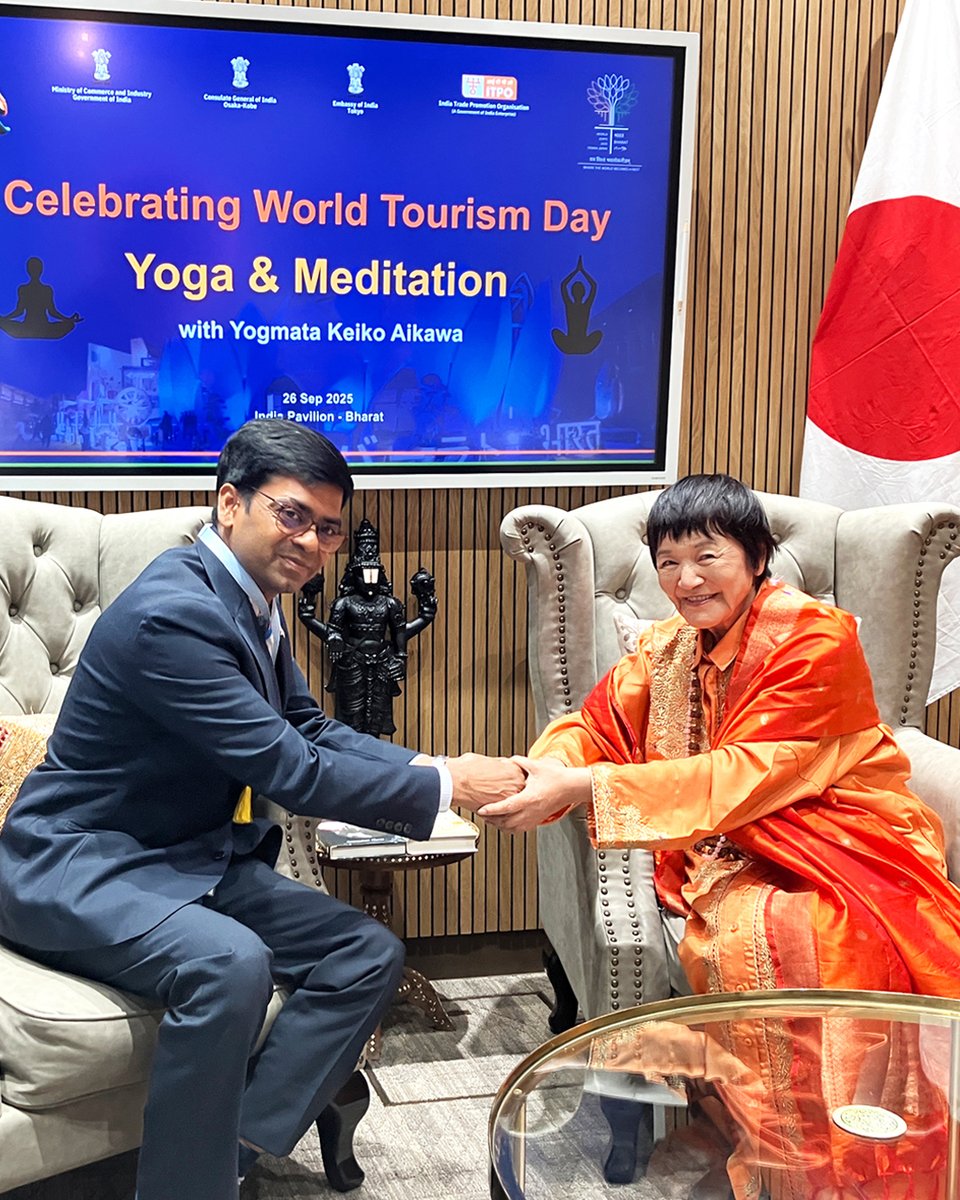 himalaya_siddha's tweet photo. 9月26日、大阪万博でも人気を博しているインドパビリオンにて、
チャンドル・アパー総領事、ディビヤ領事に迎えられ、ヨグマタが特別講演会に登壇しました。

イベントの冒頭では、総領事から「インドが世界に誇るヨガと瞑想、その本質的な体験をお楽しみください」とのお言葉をいただき、ヨグマタより本質的な生き方についての講演と、身体のほぐしや本格的な瞑想指導が行われました。

参加者の皆様に深い静寂と内なる平和を体験していただきました。

大阪・関西が聖なる平和の波動で包まれ、インド館館長より「ホーリー（神聖）な会場に変わった」と感動のお言葉をいただきました。

ご参加いただいた皆様、ご協力いただいた関係者の皆様に心より感謝申し上げます。

これからも日印の友好に尽力できればと願っています。

今回のイベントのダイジェスト版はYouTubeで公開予定ですので、楽しみにお待ちください。

👇ヨグマタ相川圭子Youtubeチャンネルはこちら
https://t.co/htqK7mkxb1

#EXPO2025 #大阪万博 #インドパビリオン #瞑想 #ヨガ #相川圭子 #ヨグマタ #ヒマラヤ大聖者 #ヒマラヤ聖者