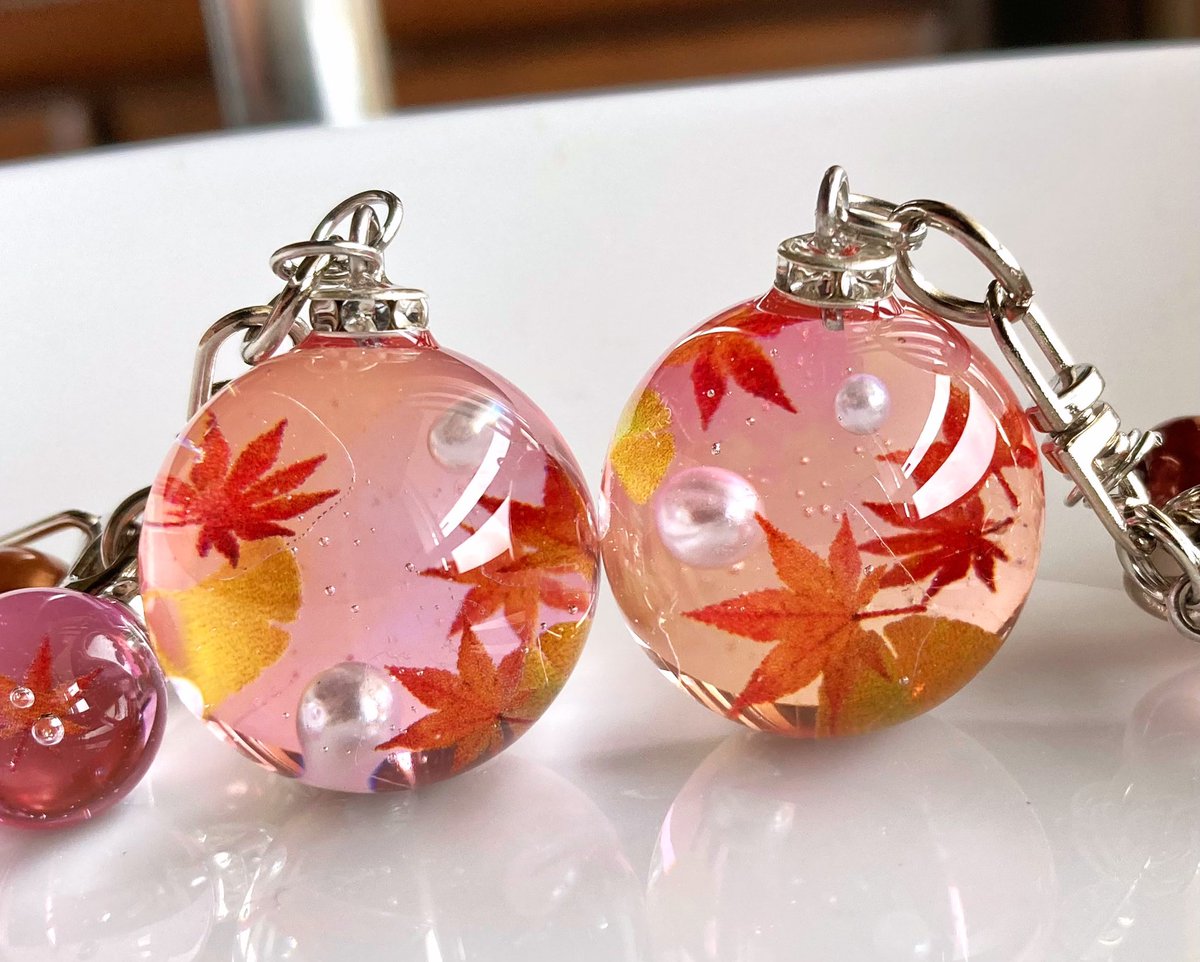 【売り切れ】水面に沈む赤色花のレジンバッグチャーム みえの@レジン on X: 
